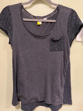 Women's Charcoal Scoop Neck Short Sleeve Pocket Tee